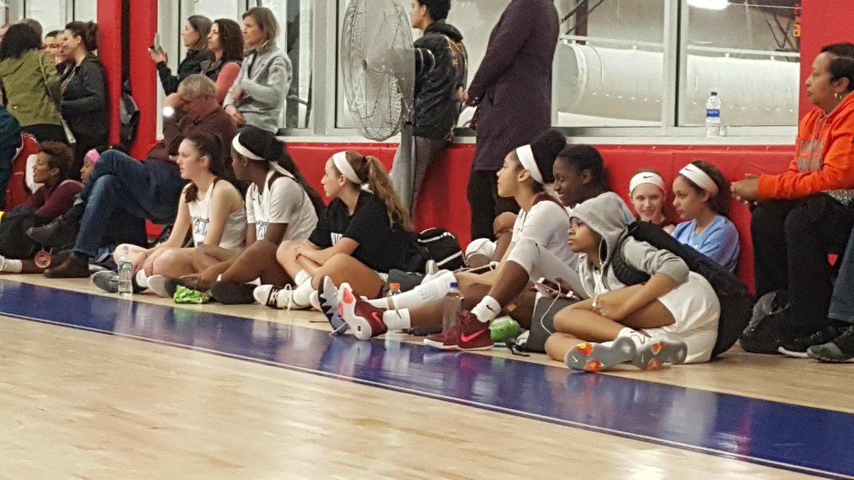 MDBelles2021's tweet photo. Incredible weekend with this group of young ladies! Don't let those sweet faces fool you, lol. They are a bunch of DAWGS!!! ππ―π₯ 4-0 at USJN East Qualifier #Undefeated #BellesUp #BeDifferent ππ https://t.co/0uu5cGEYtE
