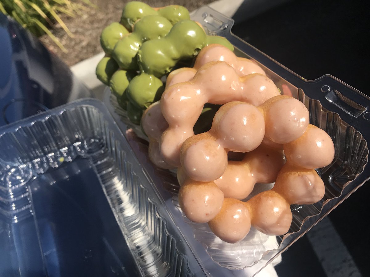 JRizZyJRanE's tweet image. San jose!!! Pls come n support MoDo Hawaii’s pop-up!! Deez mochi donuts r bombbbb ‼️ located inside mitsuwa. they’re here until april 22