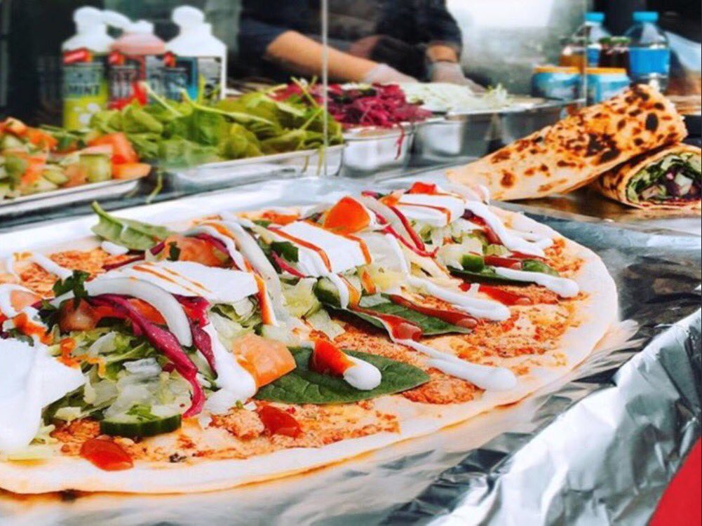 ILahmacun's tweet photo. ๐ Find @ILahmacun this Week! ๐
๐MON: #Piccadilly @streetfoodish
๐TUE: #PaddingtonCentral @StreetDots
๐THU: #CowCrossPlace @ShepherdsMkts
๐FRI: #Spitafields @Startisans
#LahmacunWrap #Salads #Cacik #Hummus #Halloumi #Halal https://t.co/1aGzoYzHQU