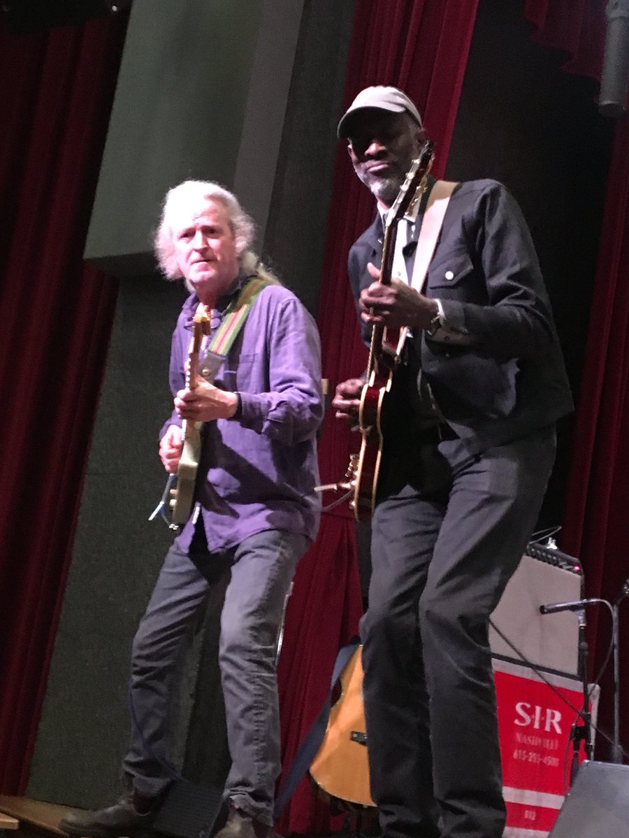 hockeynutt2000's tweet photo. What a fun afternoon #guitarmash @CityWineryNSH @kebmomusic https://t.co/Nb5VYMVPq3