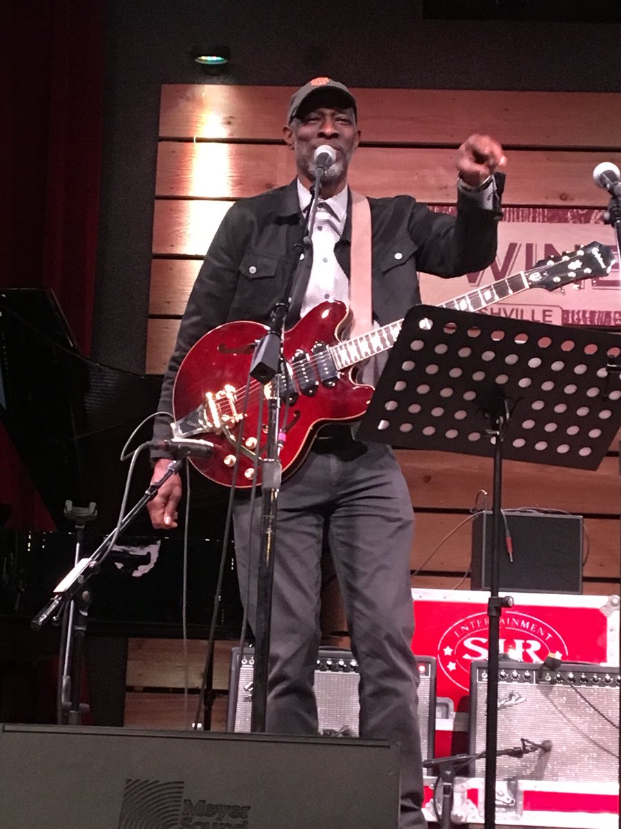 hockeynutt2000's tweet photo. What a fun afternoon #guitarmash @CityWineryNSH @kebmomusic https://t.co/Nb5VYMVPq3