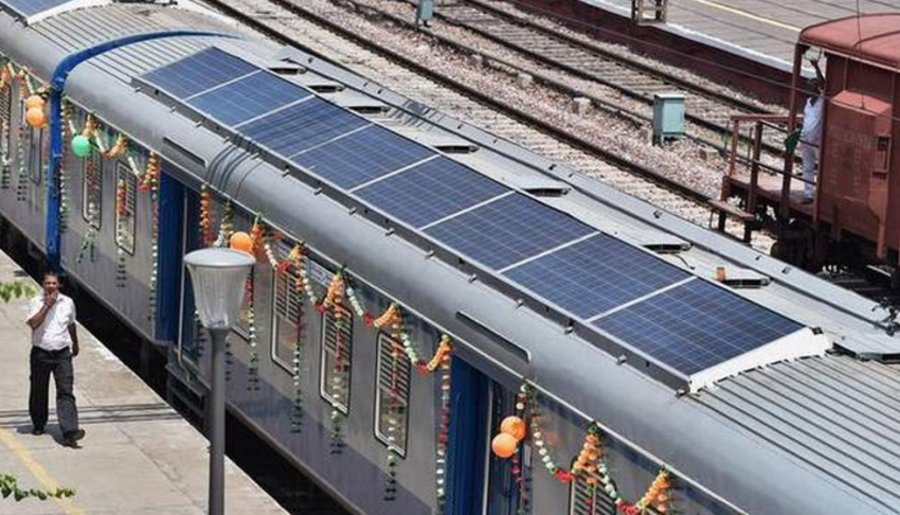 aggregatte's tweet photo. Energía solar en trenes de India reduce contaminación ahorrando 21 mil litros de diesel y 9 toneladas de carbono que contaminarían ambiente https://t.co/41lstc4jSp  vía @ENERGIALIMPIA21 #TOPweekGGTT https://t.co/ukSUsoQm3V