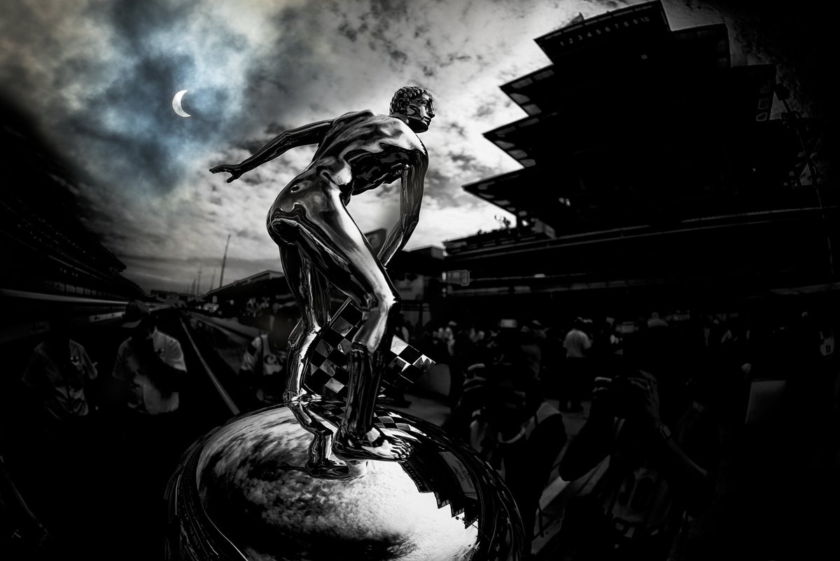 IMS's tweet image. A special invitation:

WHO: All of your best friends
WHAT: The Greatest Spectacle in Eclipse Watching
WHEN: April 8, 2024 – Six years from today.
WHERE: @IMS
WHY: When the path of totality races toward the Yard of Bricks, there’s only one place to be.
Details coming…☀️🌙