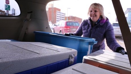 Grocery rescue program: A community food chain that gives strength to its weakest links cbc.ca/news/canada/ed…