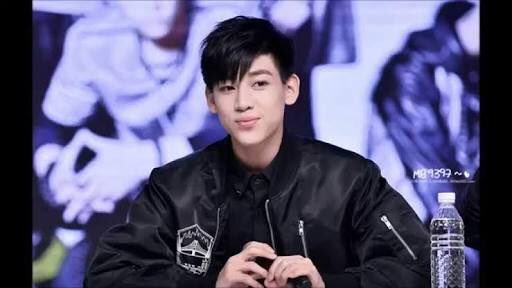GOT7___1202502's tweet photo. 色々あってガッセ垢来れなかったけど推しのこと聞いたらいてもたってもいられなくなった

べむの黒髪はこんなにもかっこいいんだから明日は絶対黒にご縁がある⚫️⚫️

#BLACKCARDFORBAMBAM https://t.co/MW3LFR9zdW