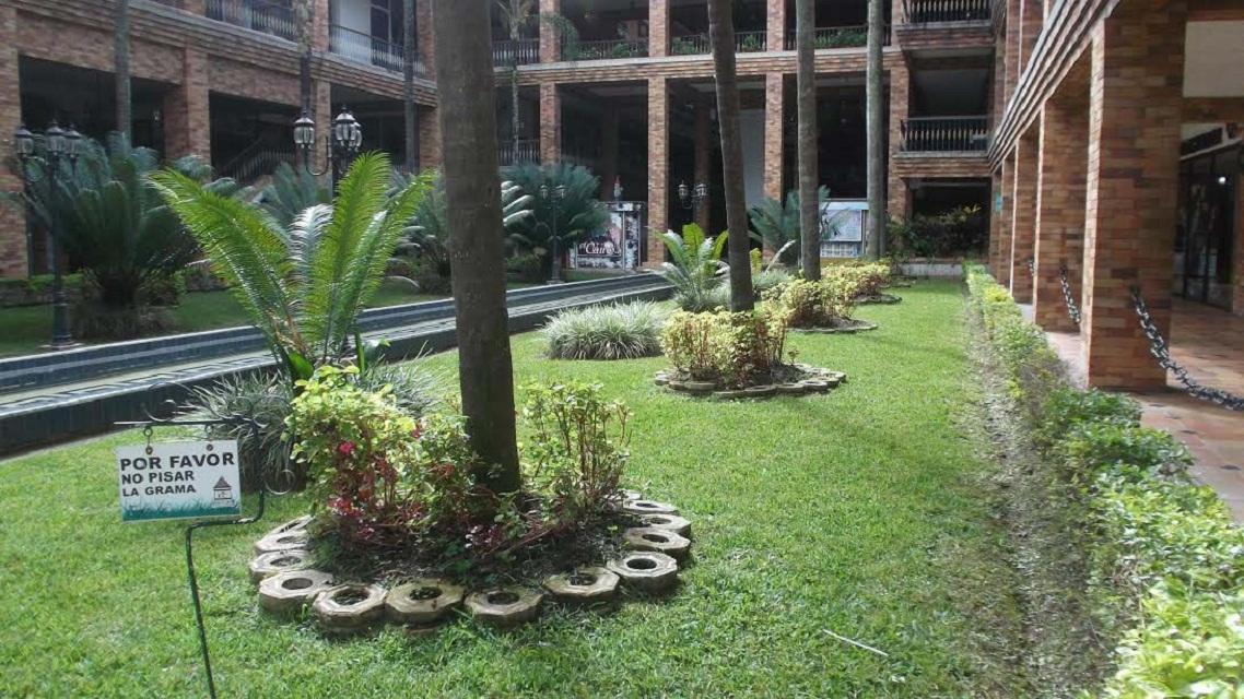 Ven y visítanos, te estamos esperamos 🙋 Pasa un día diferente en tu #CascadaCarrizal 🏃
°
°
#tiendas #compras #paseo #diversion #entretenimiento #abril #domingo #sunday #centrocomercial #cuidadcomercial #cclacascada #lacascada #carrizal #altosmirandinos #miranda #venezuela