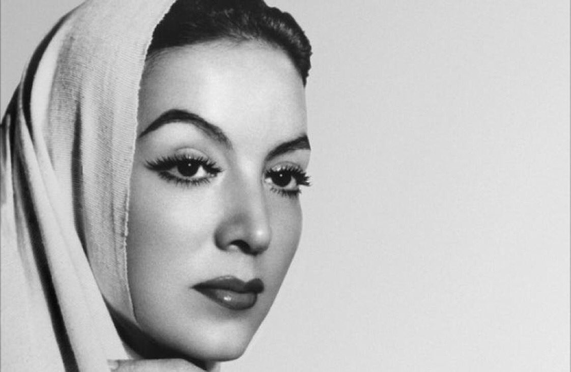 JimenezLandin's tweet photo. #UnDíaComoHoy El 8 de abril de 1914 nació la diva del cine mexicano, María Félix, quien debutó en el cine en 1942 con 'El peñón de las ánimas'(vía @Notimex) https://t.co/D7nH1Vei14