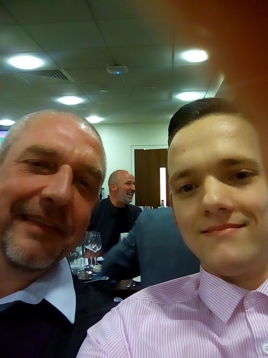 dannygrint180's tweet photo. @1972whufc @whuismyreligion @EddieFensome #flashcunts #lifestyle https://t.co/q2rLnn0wRO