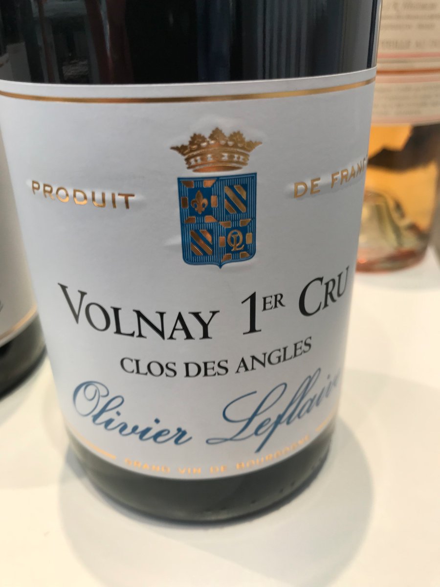 PierreLiger's tweet photo. Merci à tous les vignerons de France pour leur travail de qualité. Un immense bravo à @OlivierLeflaive pour sa contribution à la création de crus qui sont ciselés comme de la dentelle, colorés comme une oeuvre de Miro et variés comme l'est la #Bourgogne #cotesdebeaune https://t.co/YAJo6VRyTq