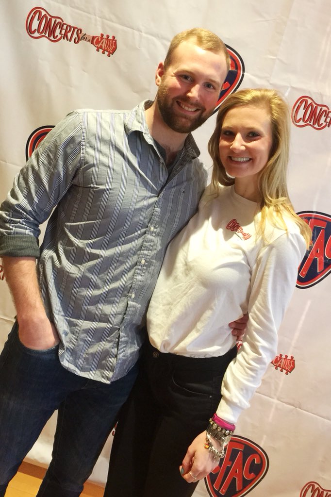 murphs_meg's tweet photo. Such a great night of music for a cause!🎶 Indy Concerts for a Cause brought in musicians @martin_sexton &amp; @jelliottonline &amp; raised $14,000 for @LittleWishFnd 💙Amazing! I’m so excited to serve on the board for an organization that is doing empowering things. #IndyCFAC https://t.co/pV3utm022k