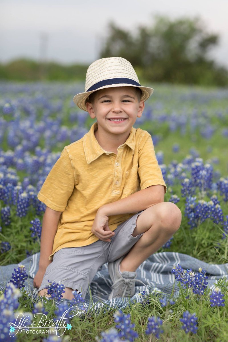 LifeandBreathTX's tweet photo. Bluebonnet cuties!  #roundrockfamilyphotographer #pflugervillefamilyphotographer #texasbluebonnets https://t.co/A0g6pyKmmE