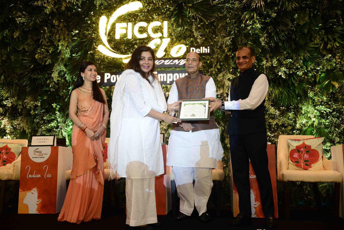 The YFLO Young Woman Achiever in the field of journalism went to <a href="/SharmaShradha/">Shradha Sharma</a> <a href="/YourStoryCo/">YourStory</a> !! Inspiring to hear your journey! <a href="/HMOIndia/">गृहमंत्री कार्यालय, HMO India</a> <a href="/ficci_india/">FICCI</a>