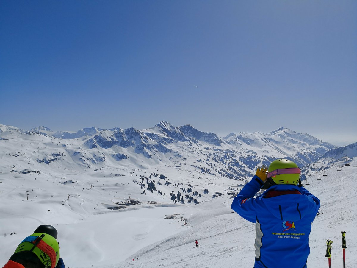 RomseyPE's tweet photo. Great first day, successful beginners mastering the blue slope. Intermediates and advanced exploring the mountains. Amazing weather! https://t.co/Whco2QqkpO