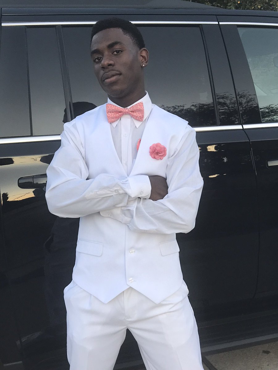 DrTrennRussell's tweet photo. It’s one of the best days of the year bc 18 year’s ago I gave birth to @BaldwinJalen aka JBAL. Please wish my handsome son a happy birthday. He’s becoming an awesome man of God & I’m so proud. #18 #graduatingsoon #offtocollegesoon #blessed #forevermylove https://t.co/wScz98kCk9