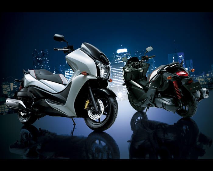 763ニッキー ホンダ フェイズ ホンダのコンパクトなビッグスクーター 同じ会社の人が乗っているが Pcxを一回り大きくした感じ 他のビッグスクーターに比べ小さいためか結構軽快に走っています フェイズ Faze Mf11 763ニッキー ホンダ フェイズ ホンダのコンパクトなビッグスクーター 同じ会社の人が乗っているが Pcxを一回り大きくした感じ 他のビッグスクーターに比べ小さいためか結構軽快に走っています フェイズ Faze Mf11