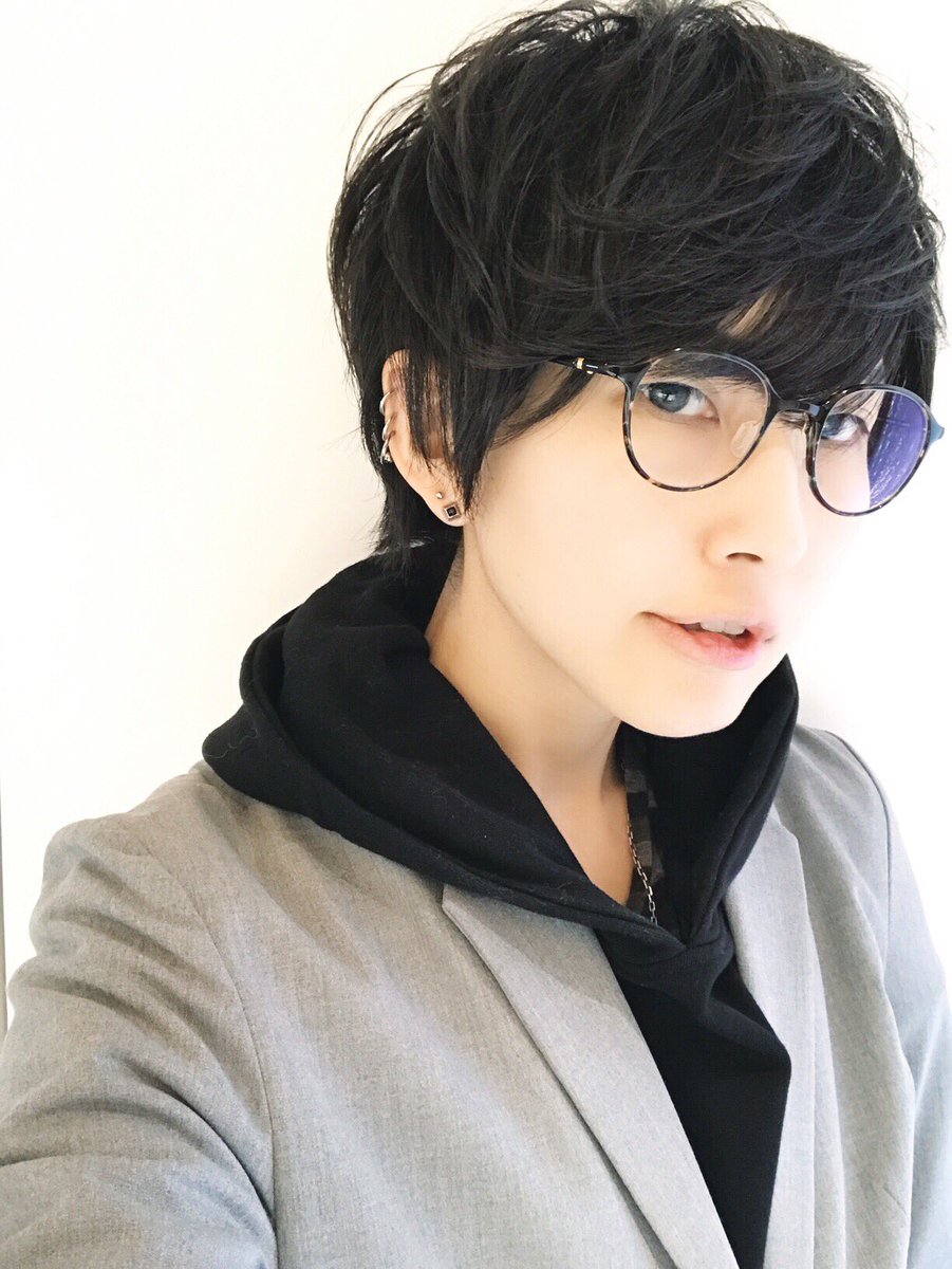 篠原雪斗 男装 ウィズプラス スタートmv公開 Twitter પર 髪を切って視界が開けたよ 今回のポイントは もみあげを刈り上げてちょびっとだけツーブロにしたこと 男装 中性さんと繋がりたい