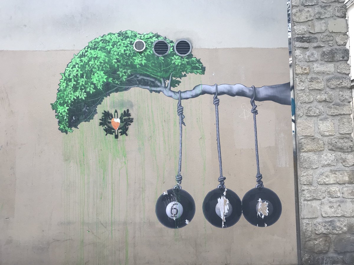 RCretinon's tweet photo. Ludo rue Pelée #StreetArt https://t.co/16NqHx8n1J