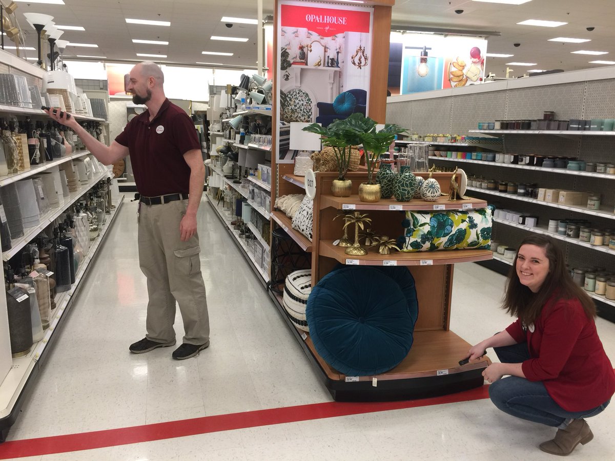 ReAnnWilson's tweet image. Truck worked✔️ Opalhouse Launch✔️ Total Store Scan in Progress ✔️ #g196sundaySCANday #T0663 #ScanItAll @lindsayholicky @RicaDevas
