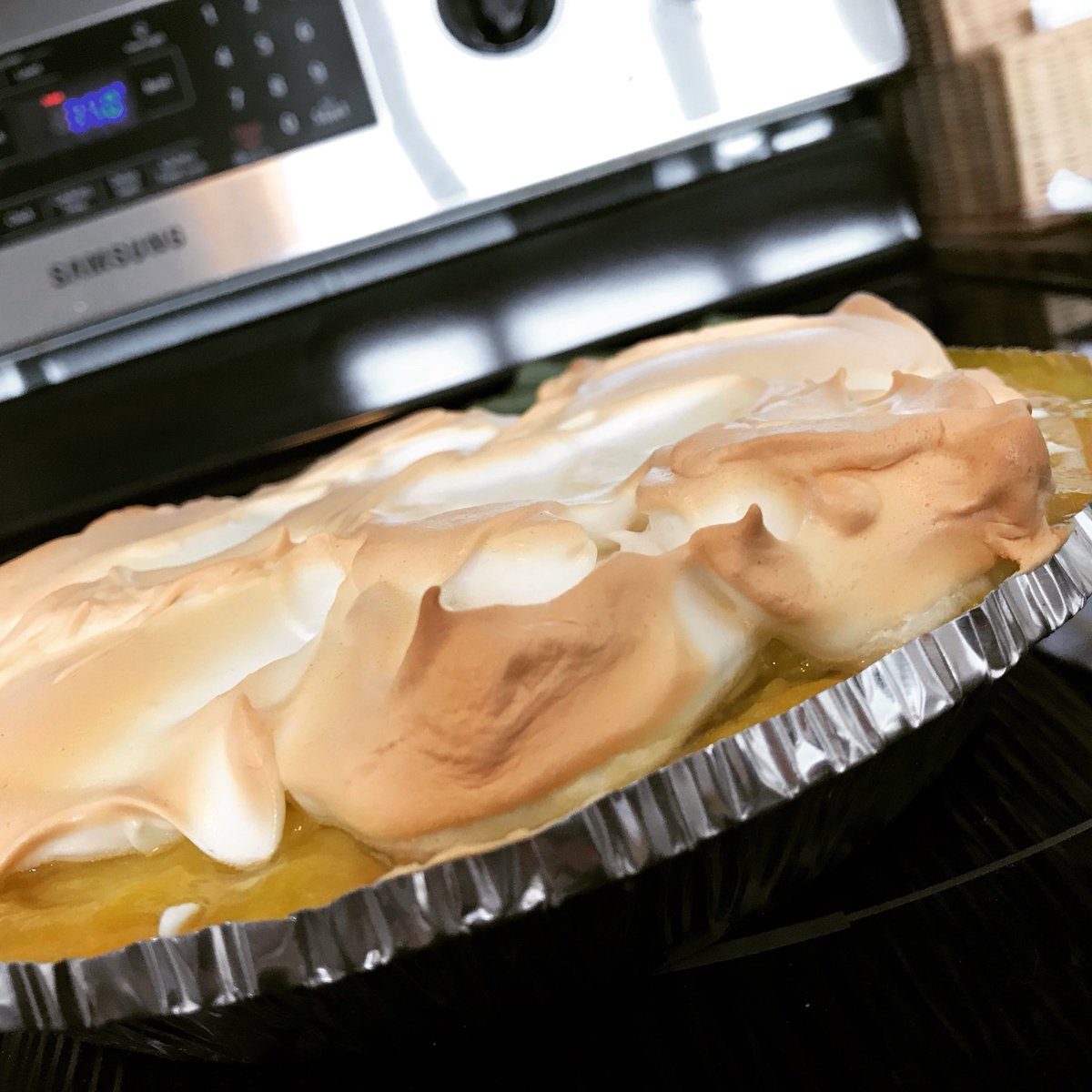 tara_m_davidson's tweet photo. When you get up at 5:30 to bake a pie and the damn thing doesn’t set. 😒 #PlanB #pieauction #aintnoMartha https://t.co/lIkU7SEi4q