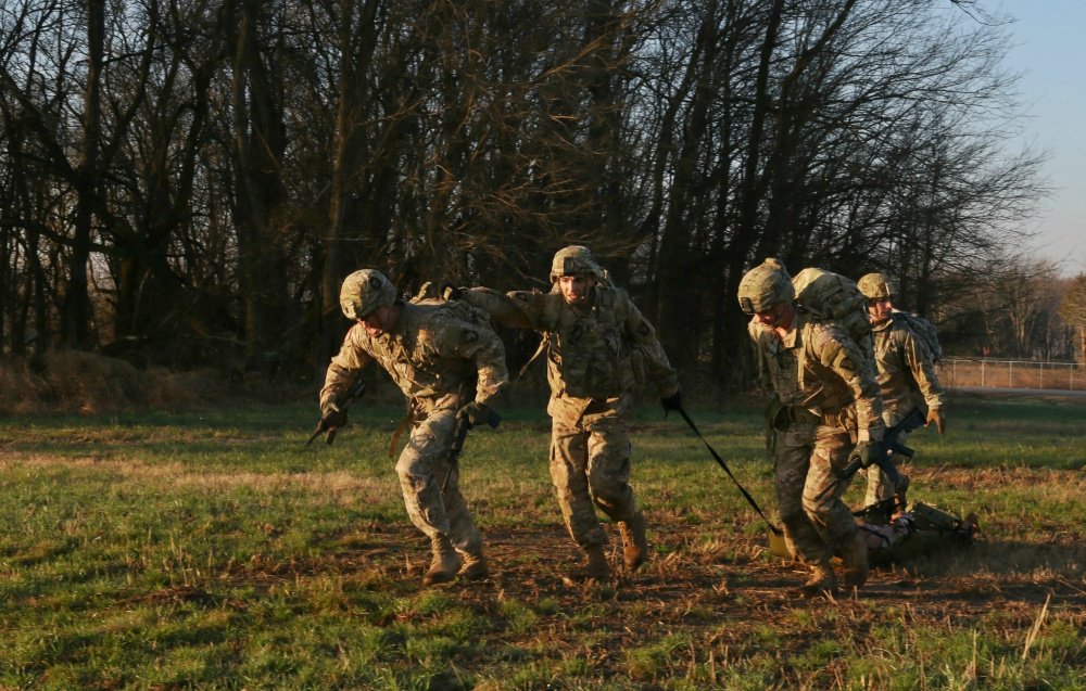 ArmyTrainingNet's tweet photo. Soldiers drag a simulated casualty on a Skedco during a combat-related physical fitness training event, at Fort Campbell, Kentucky. Planning and executing rigorous PT is vital. Check out: https://t.co/F7g1cclNjo
#StandDownSunday #USArmy #Soldiers #Readiness #ArmyReadyandResilient https://t.co/C8uyMbKVT4