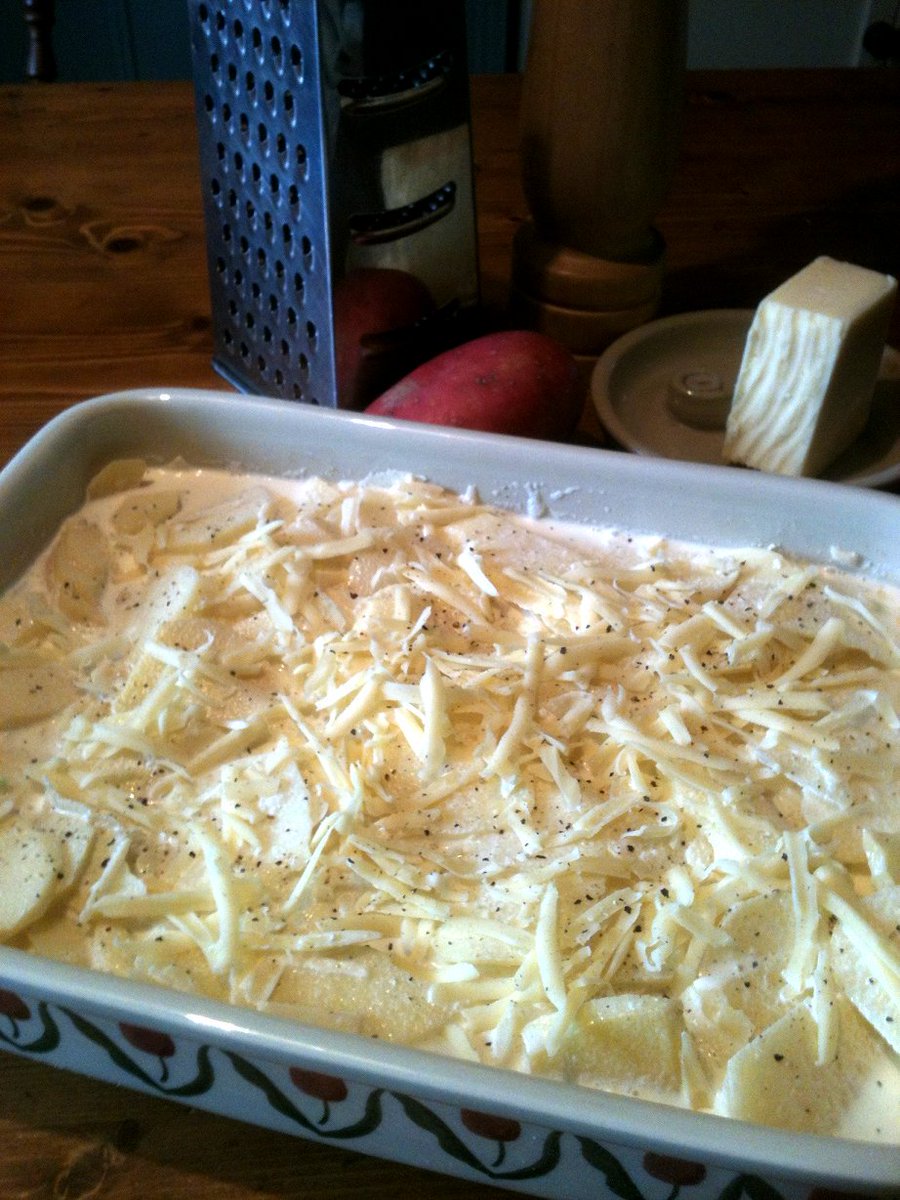 IrishFoodGuide's tweet photo. My recipe for Oven Baked Creamy Wild Garlic &amp; Cheese Potatoes https://t.co/0PI8nxJEjm #Ireland #Irish #Food https://t.co/fV80pQSIYv