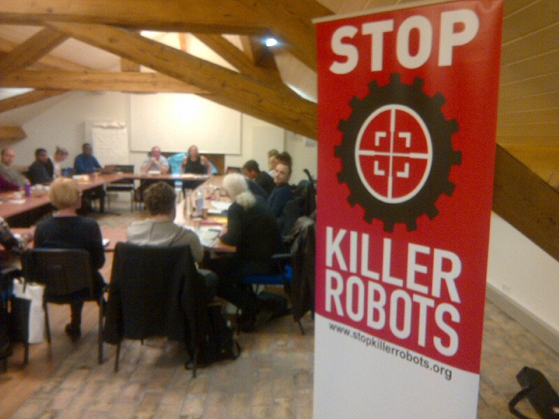 MinesActionCan's tweet photo. We've been in #Geneva for two days planning for this week's UN meetings on #killerrobots. https://t.co/nUicRdWFW2