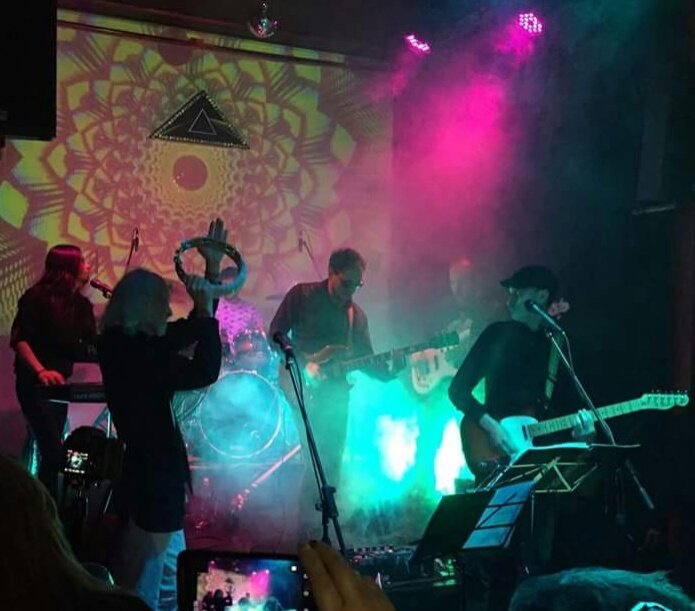 NoBombardeenUIO's tweet photo. Tremendo, alto show :)
Para la próxima, entrevistaremos perritos para los efectos de sonido en 'Dogs'. https://t.co/S5HPYYo3KL