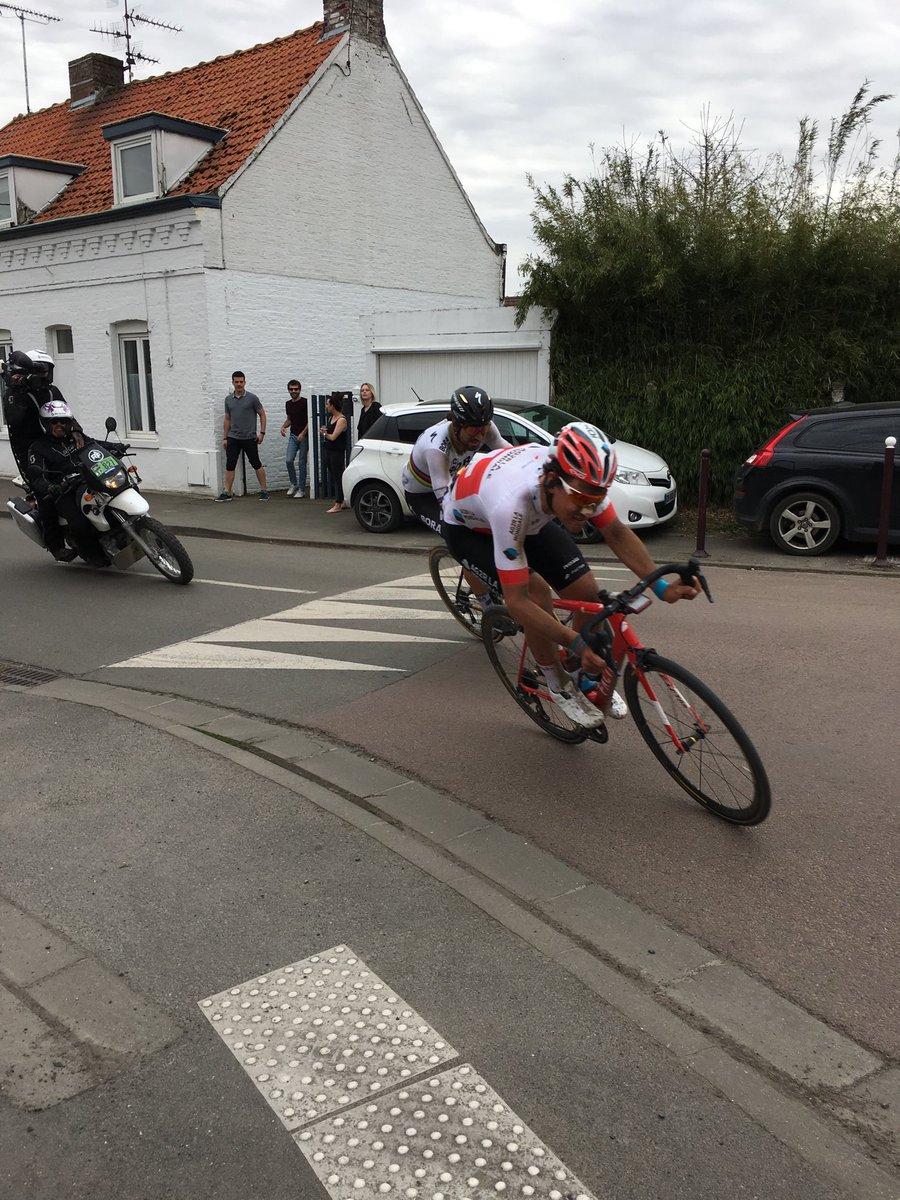 chatflo's tweet photo. #pelotondetete #chereng #parisroubaix https://t.co/mYwqnpy9Cq