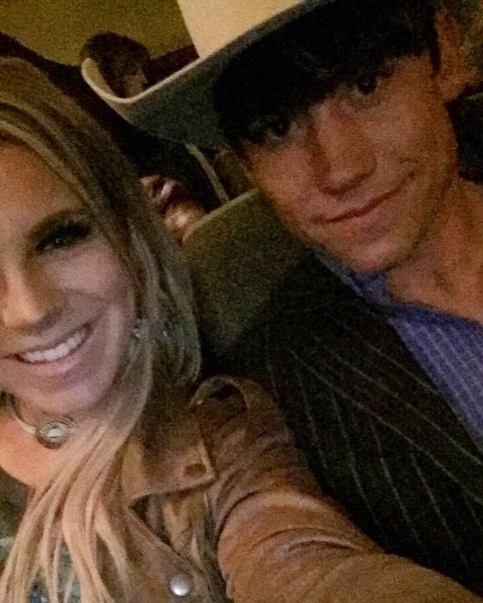 Dang my husband is hot 😍