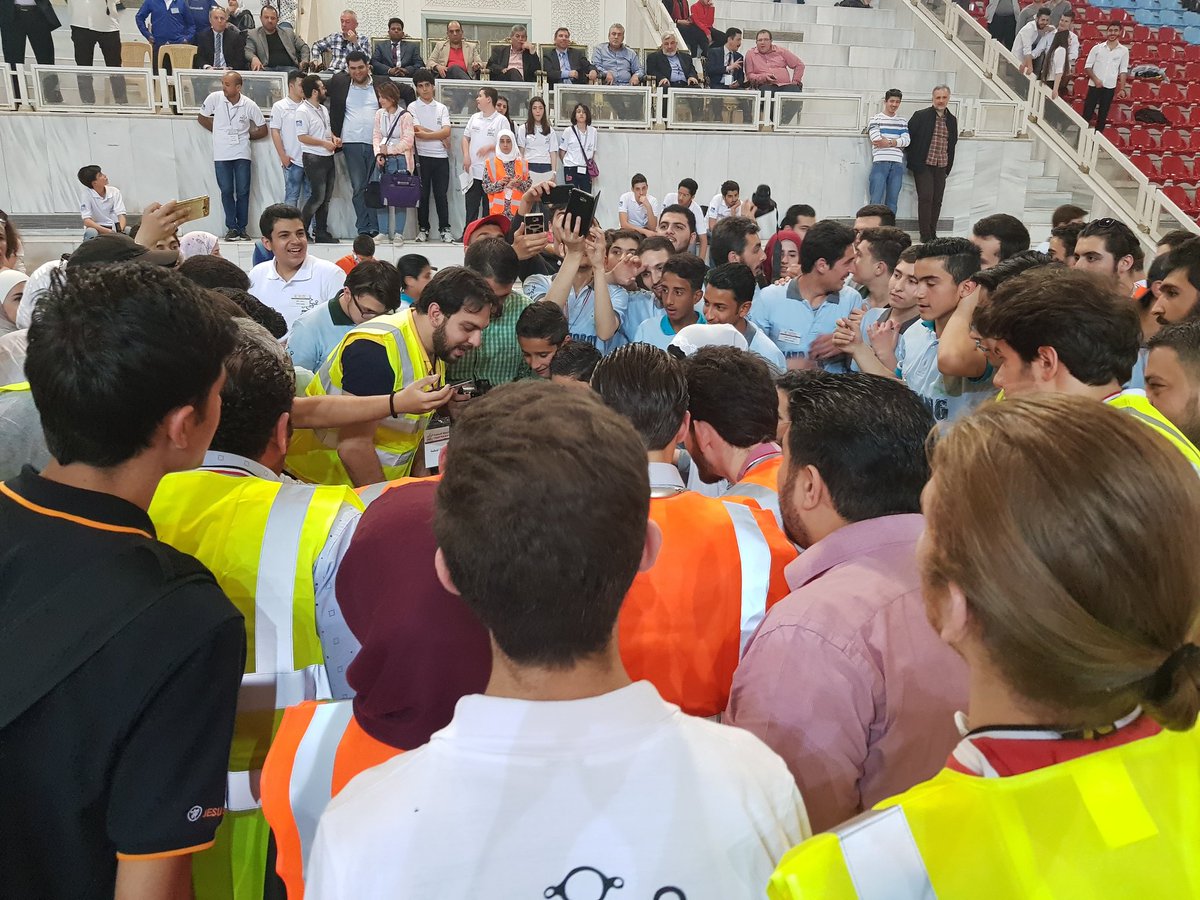 UnfpaSyria's tweet photo. #Innovation and #Technology are 2 key elements in building a solid developed world. @UNFPA is happy to support @Wikilogia #SyrianComputerSociety who organize the Annual Robotics Competition in #Damascus https://t.co/G23rv8Uu64
