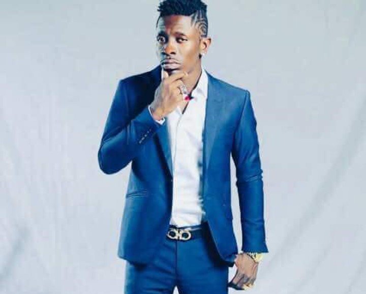 maadfc's tweet image. Who do u think will be winning more at the #VGMA ..?

❤ for Shatta Wale...  
RETWEET for Stonebwoy... 

Aaand GO!!!