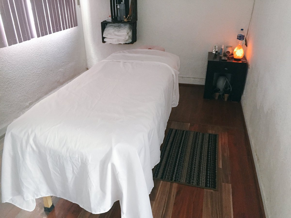karyme_mx's tweet photo. Buenos días!! Ya dandole desde temprano. Quien más va a querer un masajito relajante con happy end? 
Mis instalaciones están por M Villa de cortes 📲5529144872 citas con anticipación https://t.co/DHRJNvYtsb