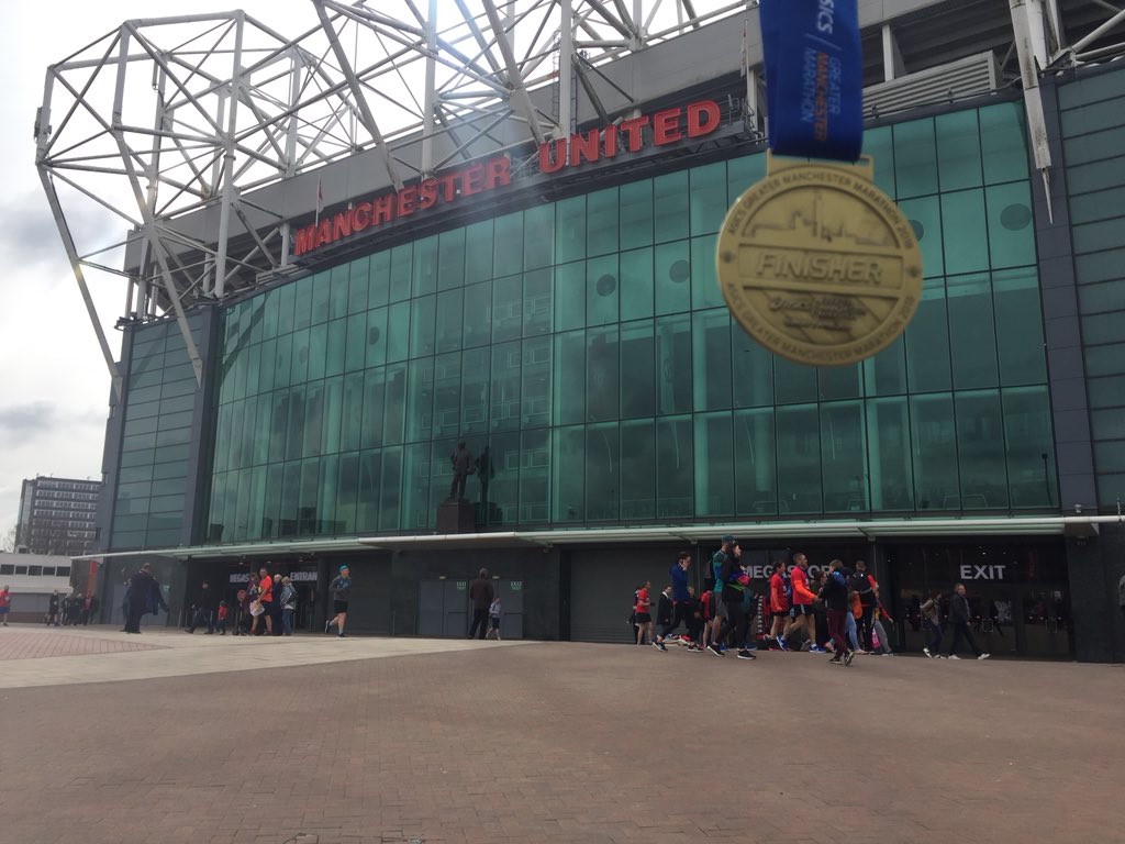 desoldham's tweet photo. Very pleased to post a time of 4:15... 30 mins off last years @Marathon_Mcr time! The last 10k was just as brutal... get me a pint! #desthered #PB #running #notsureiloveitrightnow #refueltime #ManchesterMarathon2018 #immadforit https://t.co/6rnWhgQor3