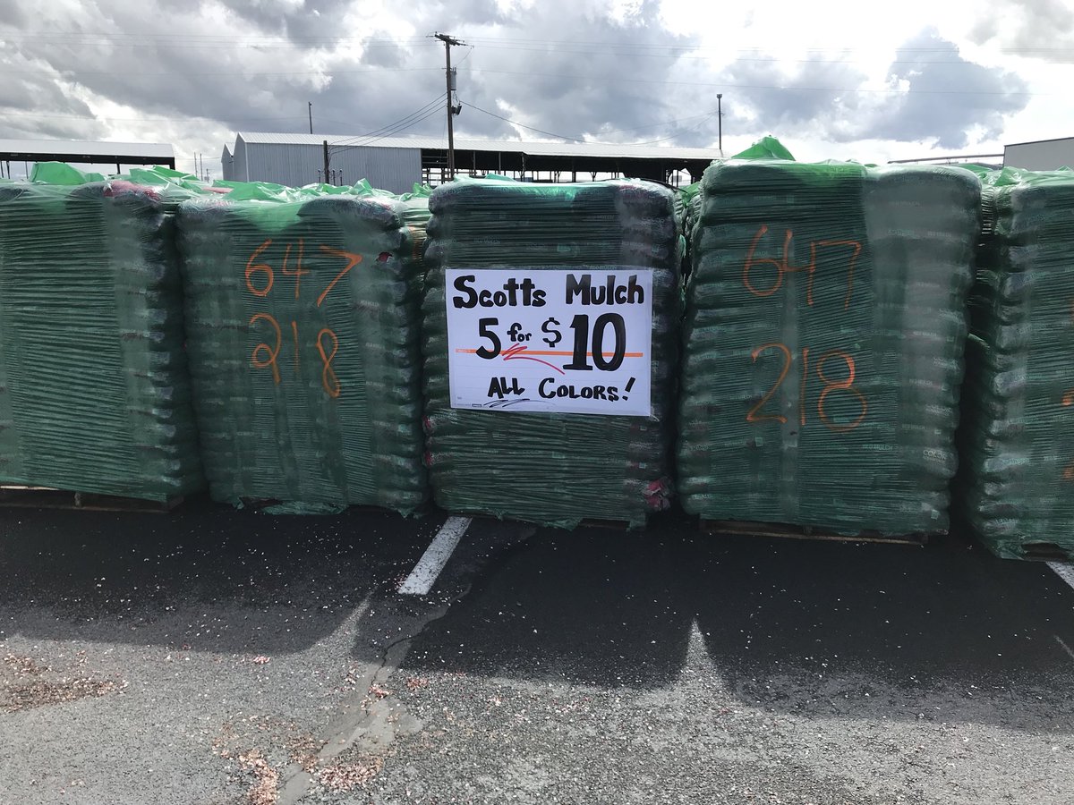 JeffWoodard4031's tweet image. We still have plenty of mulch at a smoking deal for your needs here at The HomeDepot in Hermiston  #PNWSBF