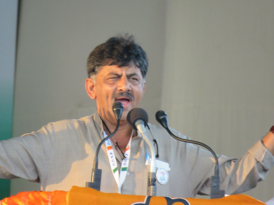 DKShivakumar's tweet photo. Fantastic finale to the very successful #JanaAashirwadaYatre in Bengaluru https://t.co/xIg2GSleO8