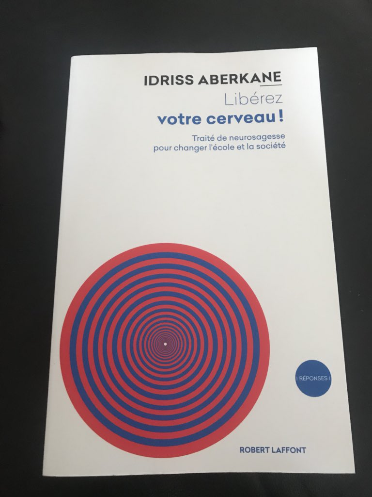 MarcShd's tweet photo. Un ouvrage qui mérite d’y consacrer du temps et toute son attention! #education #Neurosciences #Sagesse Merci pr la dedicasse @idrissaberkane https://t.co/gwcObDo8Iz