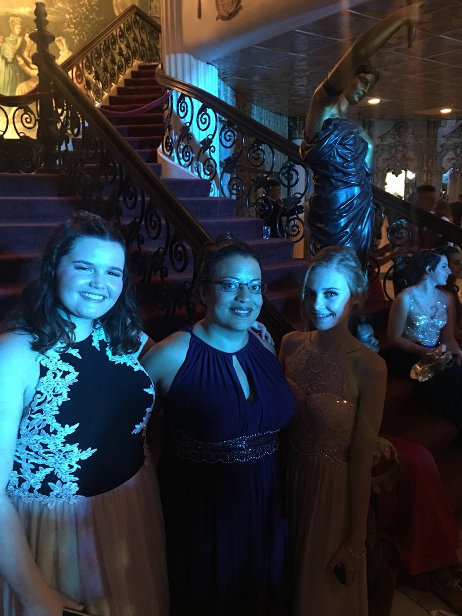 FBLAMLRR's tweet photo. Beautiful prom! https://t.co/v0bV0RQ9RB