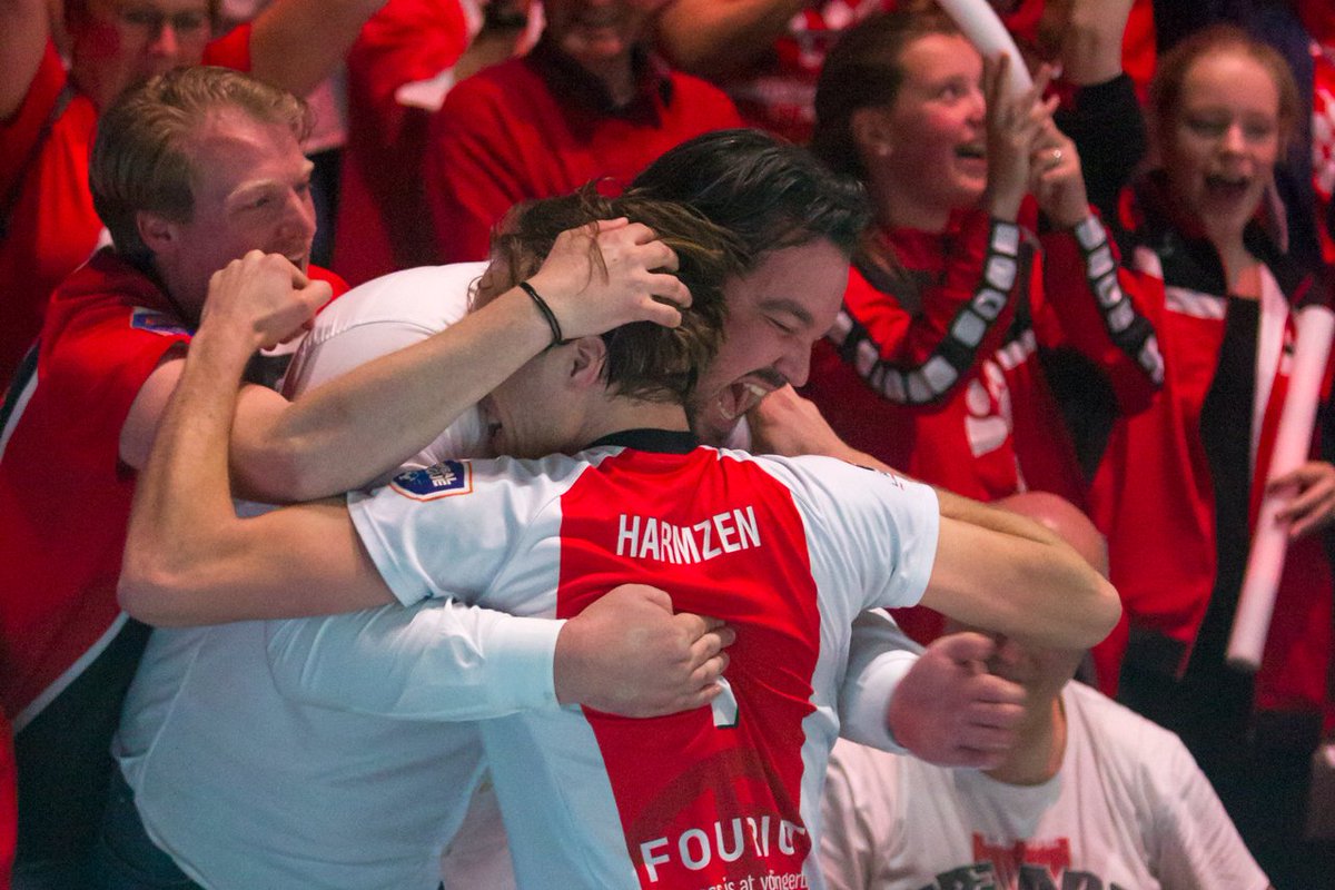 Nagenieten van de fantastische finaledag in Ziggo Dome? Bekijk de aftermovie met schitterende beelden van de juniorenfinale en de Korfbal Leaguefinale: bit.ly/2uSp44N
#korfballeague #korfbalfinale #junioren