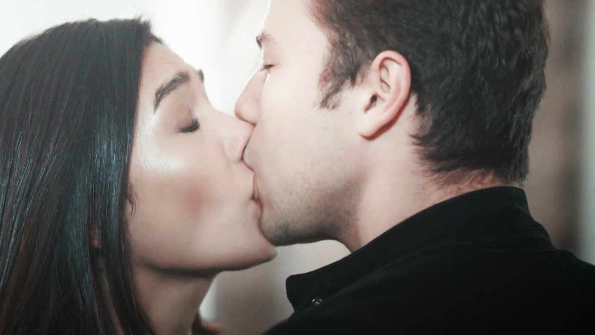 Açılışı bu muazzam dörtlüyle yapıyorum random
AyrılıkSevdayaDahil YavBah