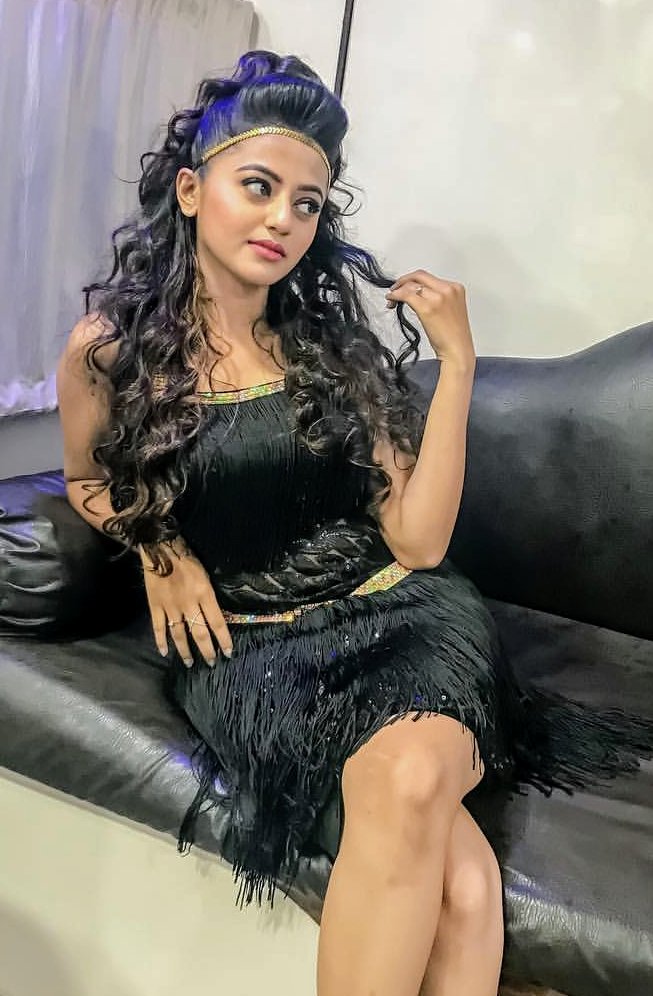 Archana_smile's tweet photo. With her dance performance for ita2017 my journey of edits started....
Smiley @OfficialHelly7 you made me mad in your love but creative wala ππ
#7YearsOfHelly
#HellyWeek https://t.co/AWvL0Qh131