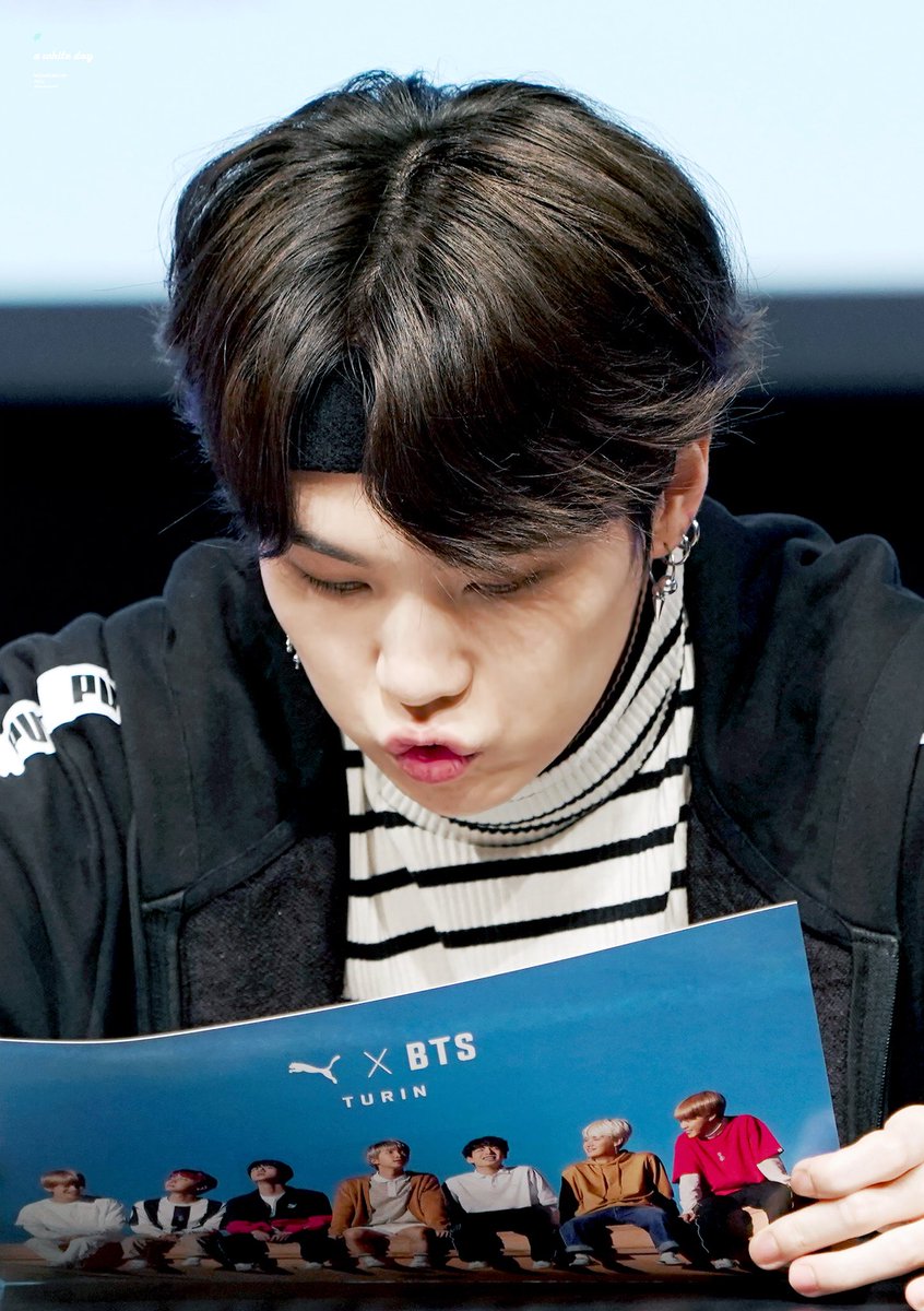SUGAPICS93's tweet photo. [180408]
OMFG 😲😲❤❤😭😭💓💓
©® ON PICS
#BTS #방탄소년단 #SUGA #PUMAxBTS https://t.co/hitvGnnXGv