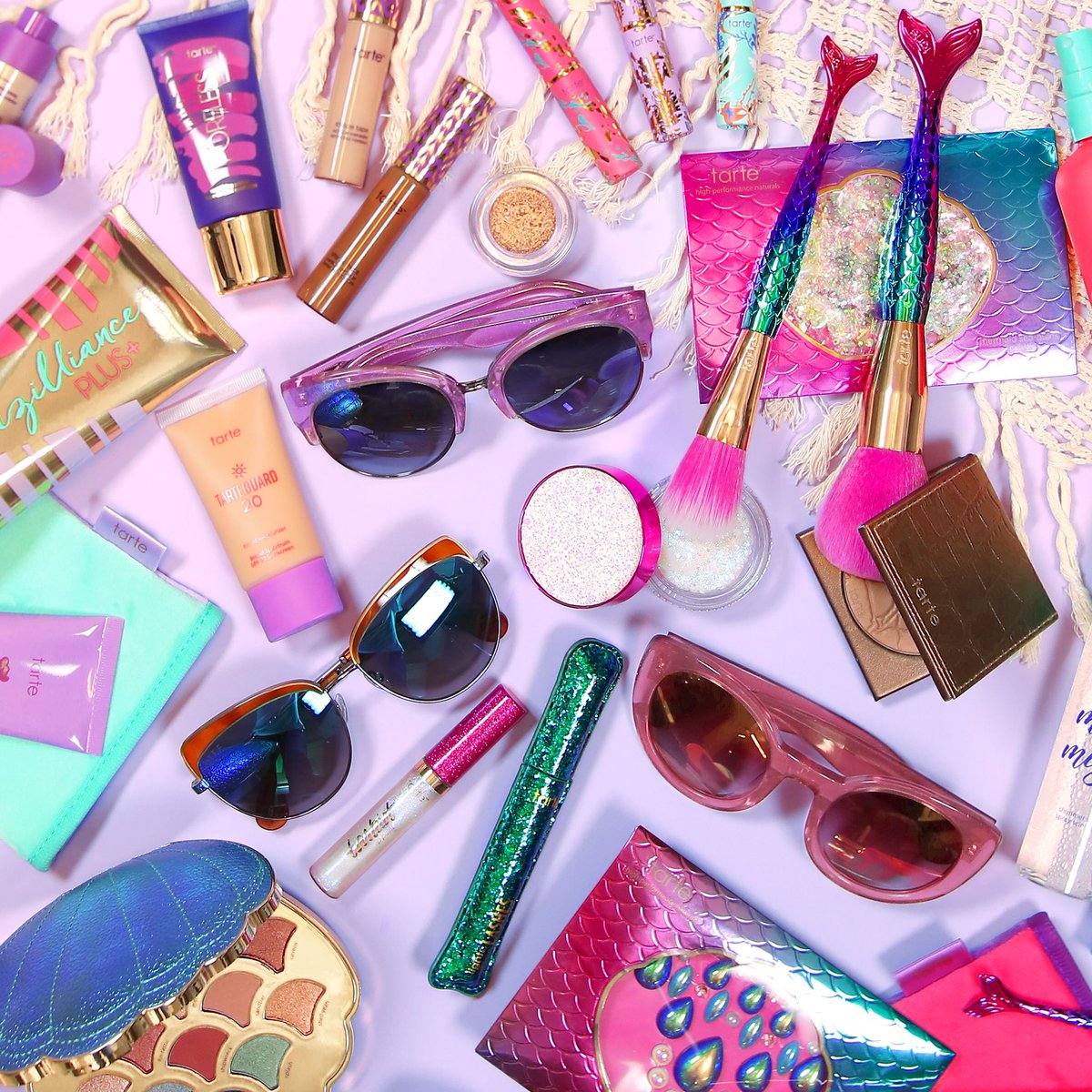 tartecosmetics's tweet photo. 🌸HUGE FESTIVAL GIVEAWAY!!!🌸 We teamed up with our friends at @diffeyewear for a festy #giveaway for FOUR lucky tartelettes! Want to win our ENTIRE #tartemermaid collection + a $300 #DIFFeyewear gift card to their NEW spring collection?!?! ENTER HERE: https://t.co/7k9WhM4yUC https://t.co/j8x1TOWoqP