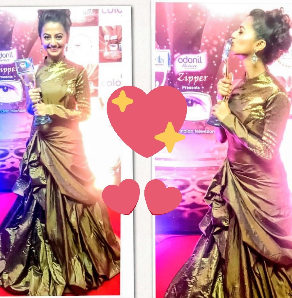 Archana_smile's tweet photo. This was the moment I cherished the most being ur fan....
Smiley @OfficialHelly7 I too have contributed for it n after listening ur speech I n all #HellyHolics feel proud to be ur fan....πππ
#7YearsOfHelly
#HellyWeek https://t.co/Q8G9EEtdRe