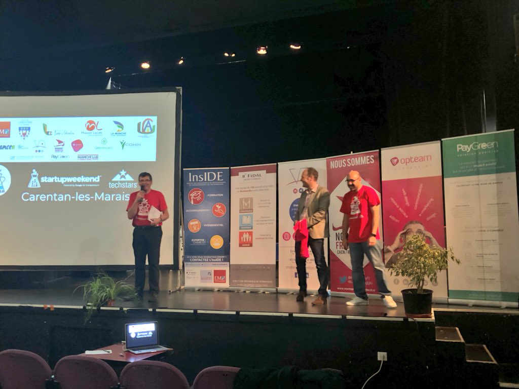 SWCarentan's tweet photo. Mot de la fin pour Mr LHonneur @VilleCarentan et Christophe Yver @InsIDE_institut ! Dans quelques minutes les pitch finaux ! Bon courage à toutes les équipes 😃💪 #SWCarentan #StartupWeekend https://t.co/jB7egtvpb8