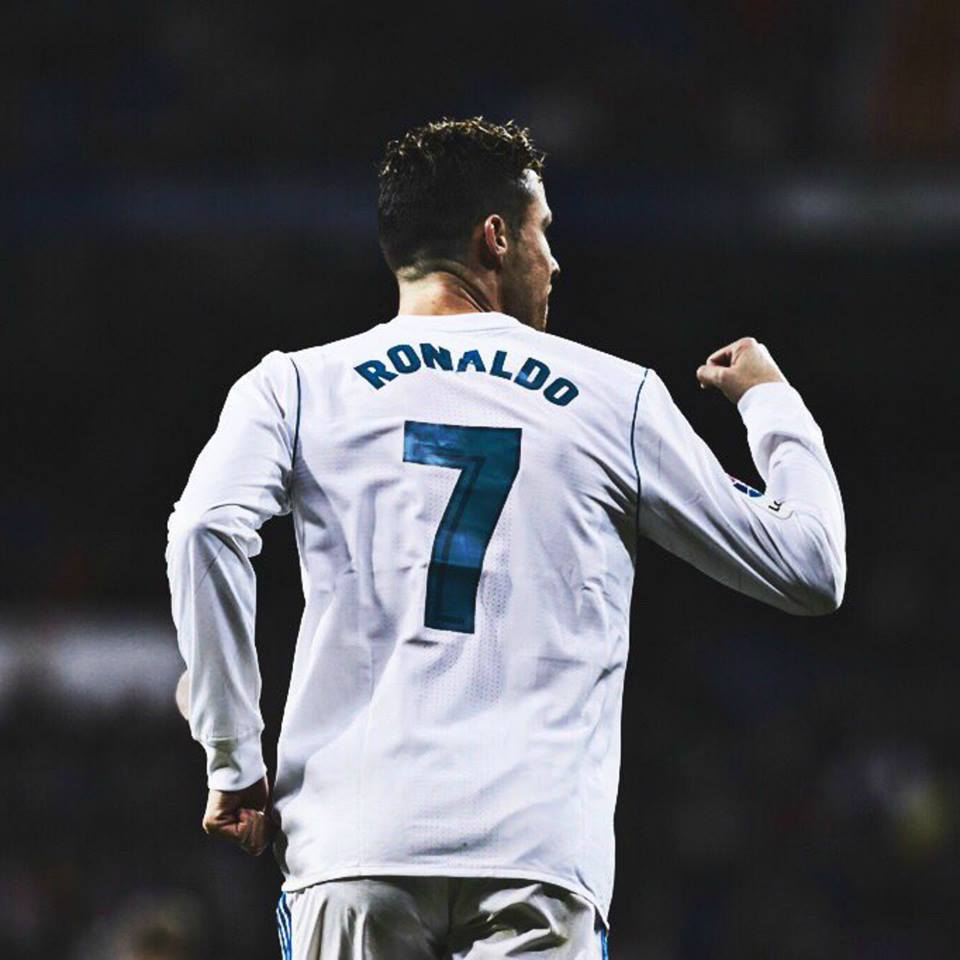 InvictosSomos's tweet photo. 10 partidos consecutivos marcando con el Real Madrid. En esos 10 encuentros, ha hecho ¡¡20 GOLES!! Y todo con 33 años de edad. QUÉ GRANDE ES CRISTIANO RONALDO. https://t.co/AyEySVq0mN