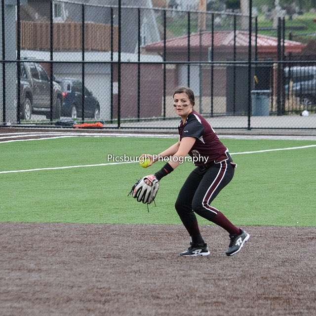 SVIsoftball's tweet photo. When your 100th career hit is a home run into the basketball court you have a good chance to be player of the week. When you go 4-7 with 2 Home Runs, a double and 2 walks that same week it’s a no-brainer. @mofarrah12 is our POTW for week 5!👏🏻⚾️ https://t.co/Gtm1Cr1Msl