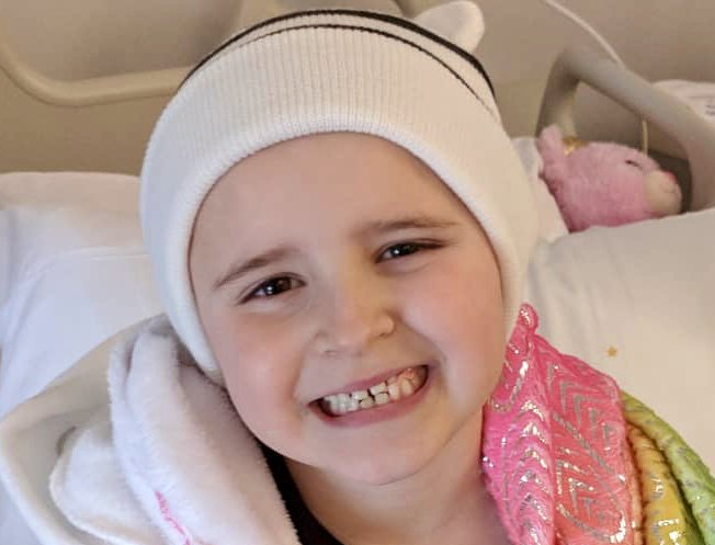 1million4anna's tweet photo. Please join us in praying for and supporting little Ella as she battles #ewingsarcoma. https://t.co/7ygjHsLE25 https://t.co/bWPWN9qWPa