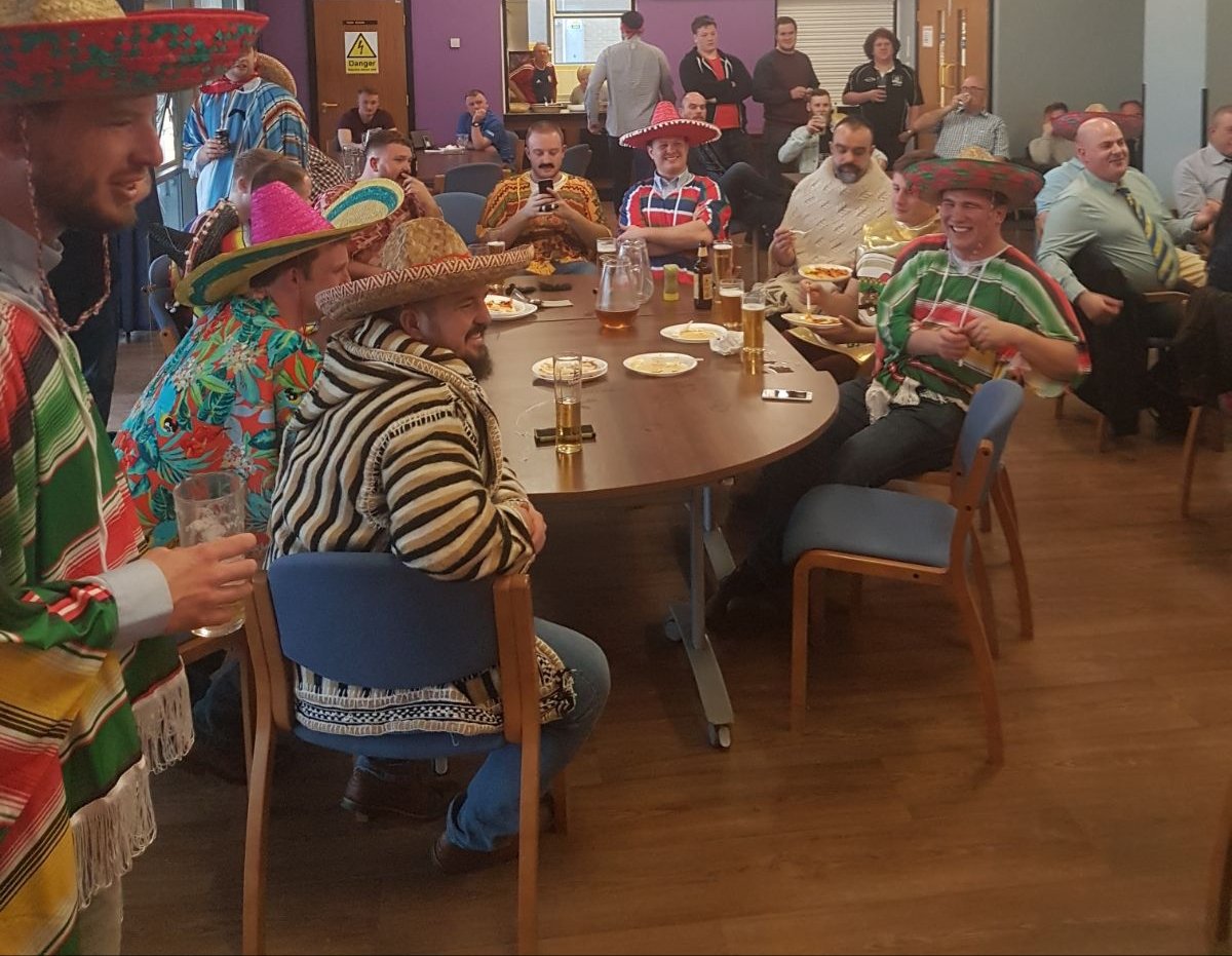 Biasfit's tweet photo. Bedford Swifts - Mexican night
🏉🍻🍽
#rugby
#postmatchfood
#postmatchdrinks
#mexicanhats
#bedfordswifts https://t.co/91XOCpmPne
