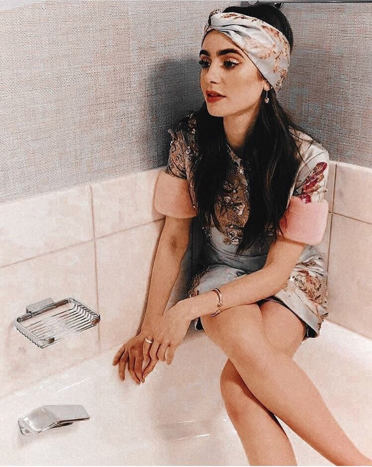 postbadlcollins's tweet photo. such a beautiful woman https://t.co/YLmpQxl1E1