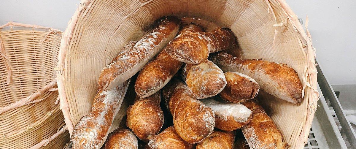 SAISONSMTL's tweet image. Gagnez une place pour notre ATELIERS baguette demain soir chez Boulangerie Automne. Participez ici &amp;gt; bit.ly/2qfVDE9 / We're giving away a spot at our baguette #SAISONSATELIERS tomorrow night. Participate here &amp;gt;  #SAISONSMTL #Montreal